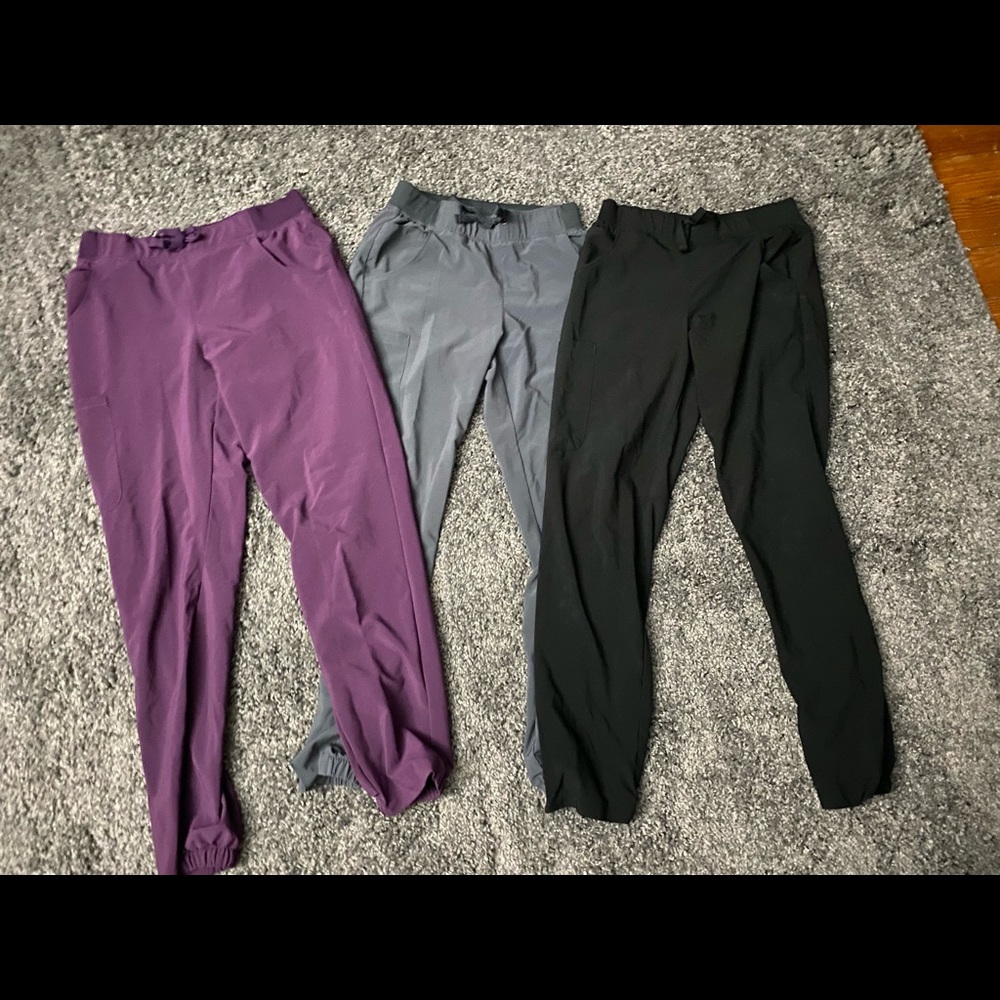Jogger style scrub bottoms